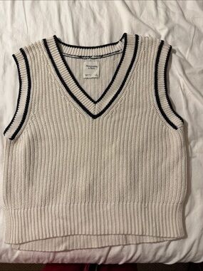 Abercrombie & Fitch Cream V-Neck Sweater Vest with Black Trim